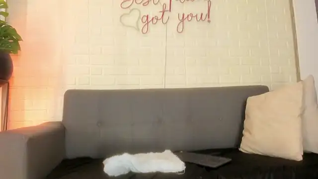 Snapshot of karina_gomez_18 chatting on February 16, 2026, 11:28 am karina gomez 18 online show from February 16, 2026, 11:28 am