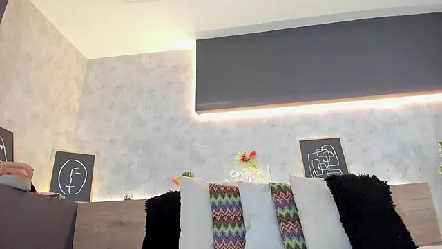 Snapshot of karina_gomez_18 chatting on March 15, 2026, 11:27 am karina gomez 18 online show from March 15, 2026, 11:27 am