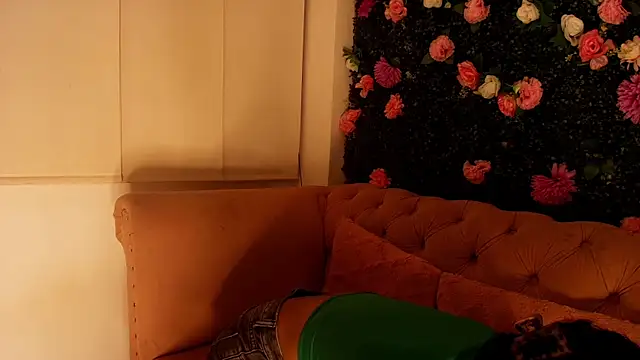 julieta aguilar1 online show from November 6, 2025, 7:59 pm