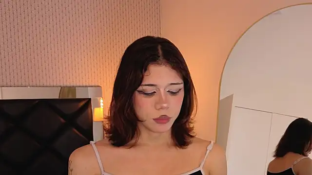 Snapshot of pixy_20 chatting on October 4, 2025, 3:37 am pixy 20 online show from October 4, 2025, 3:37 am