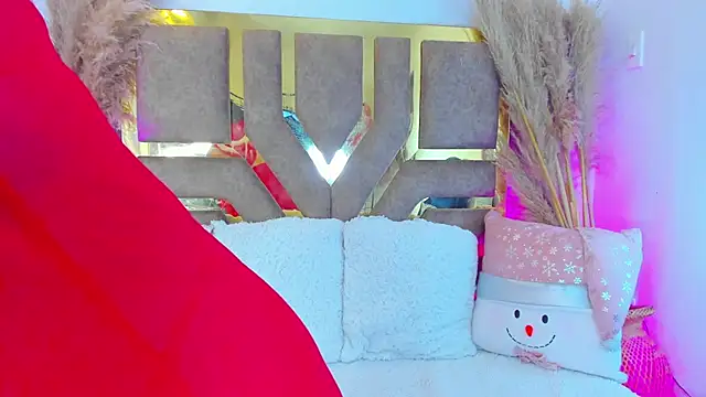 Nanda Vixen online show from December 24, 2024, 2:33 pm