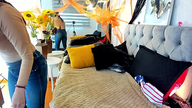 Nami sunny online show from October 24, 2025, 8:27 pm