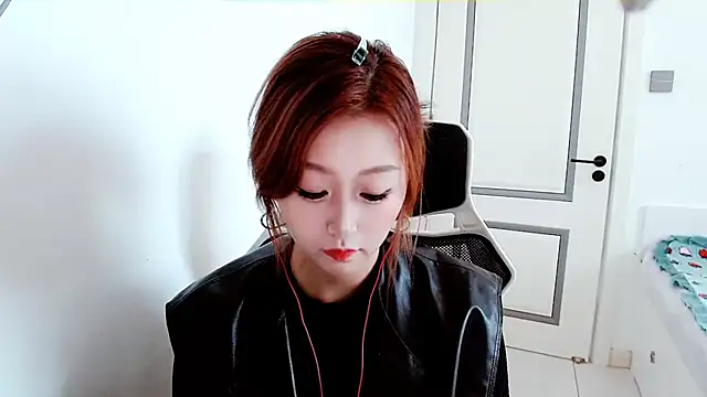 zhenzhen999 online show from October 29, 2025, 5:10 am