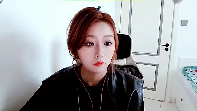 zhenzhen999 online show from October 30, 2025, 2:35 am