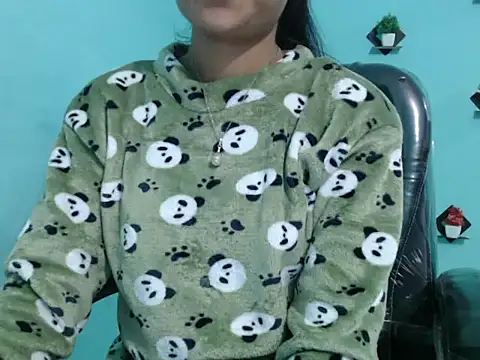 Snapshot of Yashi chatting on January 25, 2025, 12:38 am Yashi online show from January 25, 2025, 12:38 am