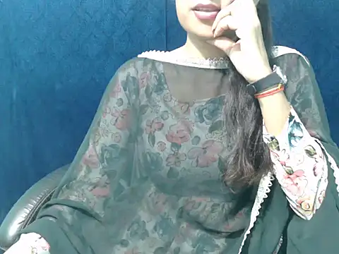 Snapshot of Yashi chatting on October 1, 2025, 3:40 pm Yashi online show from October 1, 2025, 3:40 pm