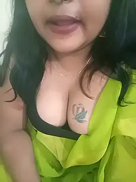 Snapshot of Ashwini_Gowda_91 chatting on December 21, 2024, 9:47 pm Ashwini Gowda 91 online show from December 21, 2024, 9:47 pm