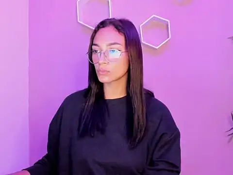 ASIAM BRUNET online show from March 11, 2026, 1:06 pm