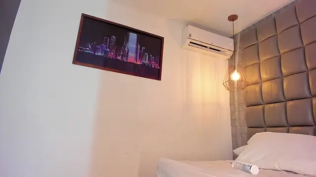 mile uribe online show from September 10, 2025, 4:34 am