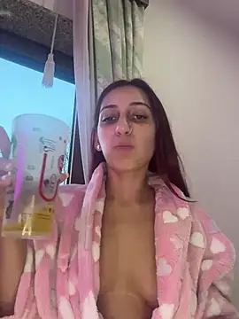 julialupato1606 online show from January 31, 2025, 5:53 pm