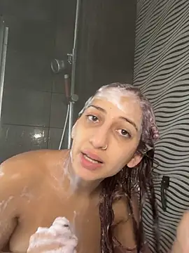 julialupato1606 online show from March 11, 2026, 10:54 am