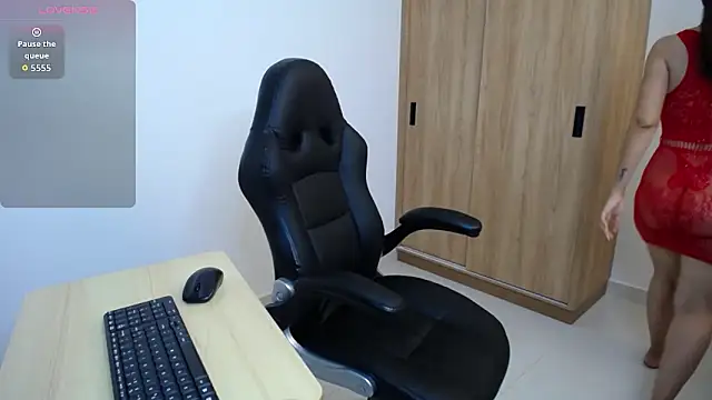 Snapshot of karoll_marquez chatting on February 11, 2026, 11:43 pm karoll marquez online show from February 11, 2026, 11:43 pm