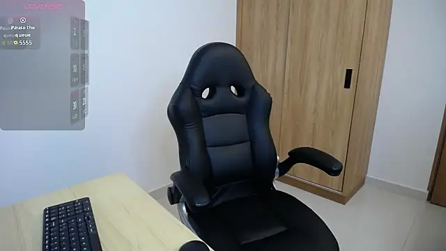 Snapshot of karoll_marquez chatting on March 6, 2026, 5:53 pm karoll marquez online show from March 6, 2026, 5:53 pm