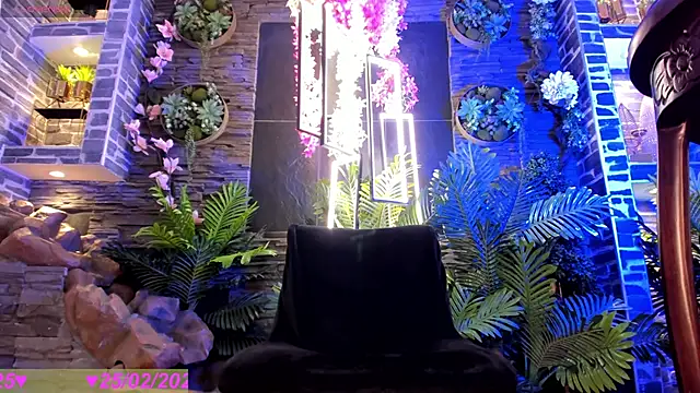 Eva Coluccy online show from February 26, 2025, 1:00 am