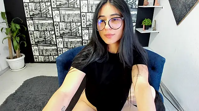 ChloeTurner  online show from December 2, 2025, 6:58 pm