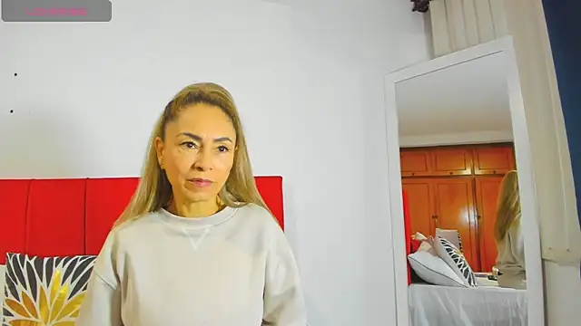 Snapshot of emagarcia chatting on November 30, 2025, 11:03 am emagarcia online show from November 30, 2025, 11:03 am