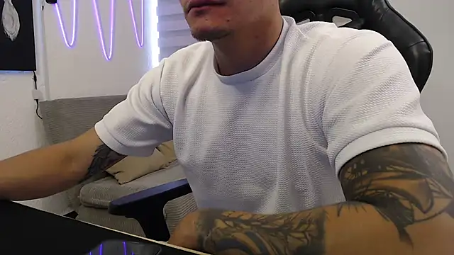 team dinamite69 online show from October 18, 2025, 6:08 pm