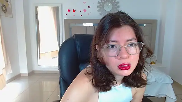 zoecruzz online show from September 27, 2025, 2:00 pm