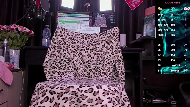 Snapshot of Raissa_sky26 chatting on October 20, 2025, 2:34 am Raissa sky26 online show from October 20, 2025, 2:34 am