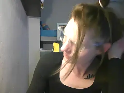 Snapshot of Feli_blue chatting on January 8, 2025, 8:49 am Feli blue online show from January 8, 2025, 8:49 am