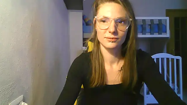 Snapshot of Feli_blue chatting on January 8, 2025, 11:54 am Feli blue online show from January 8, 2025, 11:54 am