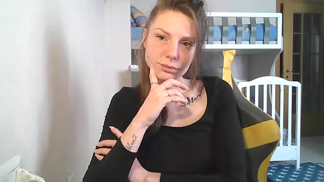 Snapshot of Feli_blue chatting on January 10, 2025, 8:40 am Feli blue online show from January 10, 2025, 8:40 am