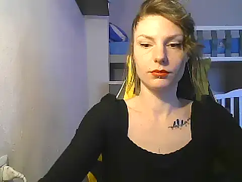 Snapshot of Feli_blue chatting on February 18, 2025, 8:59 am Feli blue online show from February 18, 2025, 8:59 am