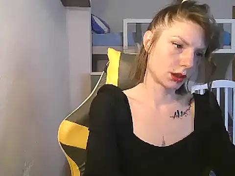 Snapshot of Feli_blue chatting on February 18, 2025, 12:06 pm Feli blue online show from February 18, 2025, 12:06 pm