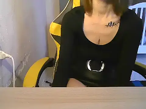 Snapshot of Feli_blue chatting on February 24, 2025, 9:00 am Feli blue online show from February 24, 2025, 9:00 am