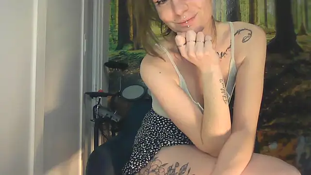 Snapshot of Feli_blue chatting on March 13, 2026, 11:44 pm Feli blue online show from March 13, 2026, 11:44 pm