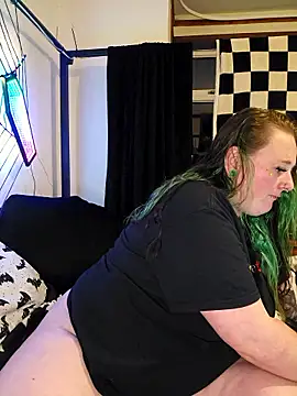 Snapshot of Bunny_Cummings chatting on October 4, 2025, 12:08 am Bunny Cummings online show from October 4, 2025, 12:08 am