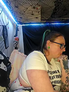 Bunny Cummings online show from November 20, 2025, 11:26 pm