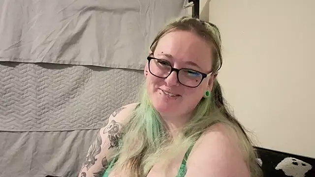 Bunny Cummings online show from May 12, 2026, 10:18 pm