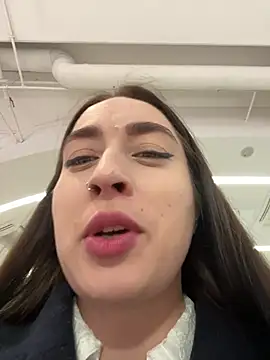 Holly Play online show from December 6, 2024, 9:21 am