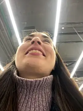 Holly Play online show from December 23, 2024, 3:23 pm