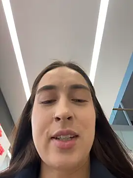 Holly Play online show from November 26, 2025, 12:06 pm