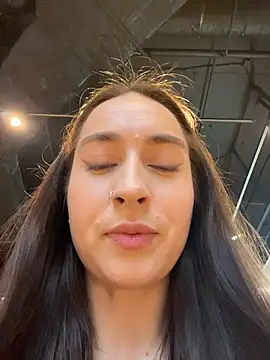 Snapshot of Holly_Play chatting on February 13, 2026, 12:01 pm Holly Play online show from February 13, 2026, 12:01 pm