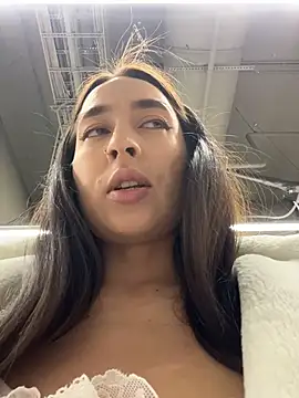 Snapshot of Holly_Play chatting on February 25, 2026, 12:04 pm Holly Play online show from February 25, 2026, 12:04 pm