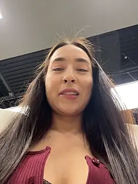 Snapshot of Holly_Play chatting on March 1, 2026, 12:07 pm Holly Play online show from March 1, 2026, 12:07 pm