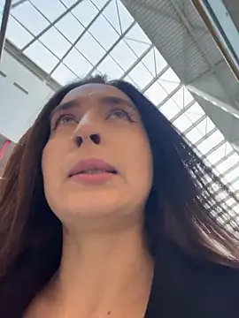 Snapshot of Holly_Play chatting on March 13, 2026, 8:10 am Holly Play online show from March 13, 2026, 8:10 am