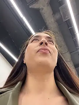 Snapshot of Holly_Play chatting on March 23, 2026, 11:58 am Holly Play online show from March 23, 2026, 11:58 am