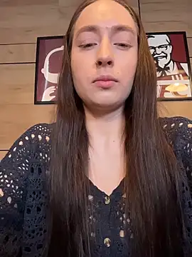 Holly Play online show from April 27, 2026, 12:25 pm