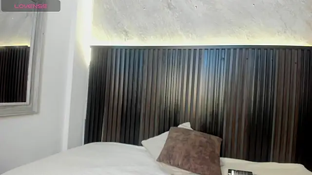 kyber  online show from December 21, 2025, 12:45 pm