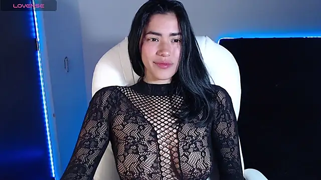 LESLIEBLACK  online show from March 4, 2025, 11:43 pm