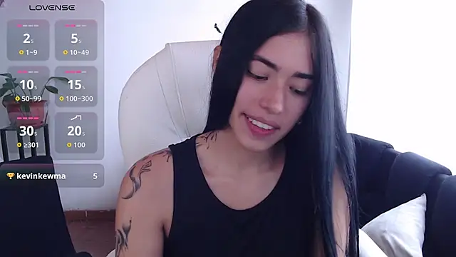 LESLIEBLACK  online show from August 5, 2026, 6:11 pm