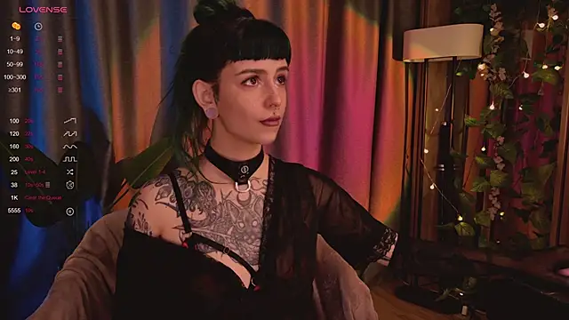 MichaellaMoon online show from February 5, 2025, 10:12 pm