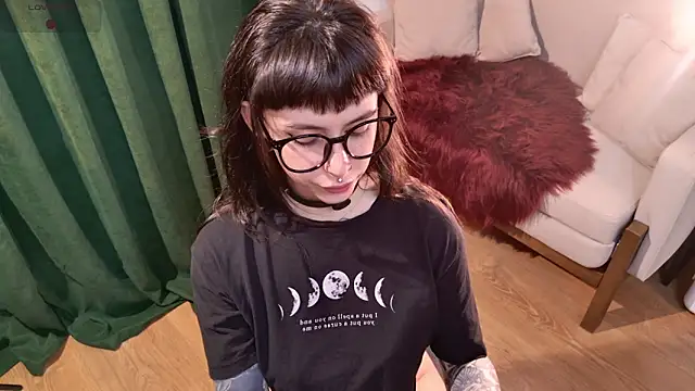 MichaellaMoon online show from July 22, 2026, 12:30 pm