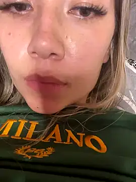 Iris lee online show from December 4, 2024, 2:42 am