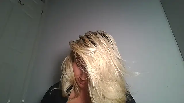 Snapshot of LibertyBliss chatting on May 10, 2026, 8:58 pm LibertyBliss online show from May 10, 2026, 8:58 pm