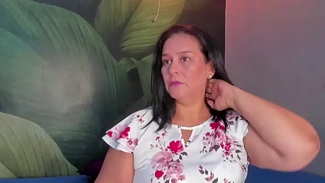 Sharllot bbw online show from December 30, 2024, 7:32 pm